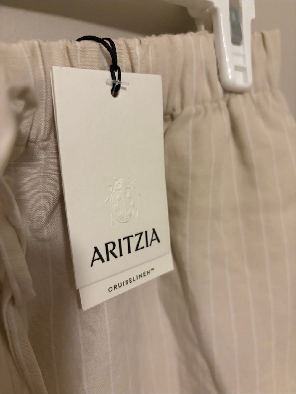 Aritzia Cream Pinstripe High-Waist Linen Drawstring Shorts Size S - Picture 3 of 8